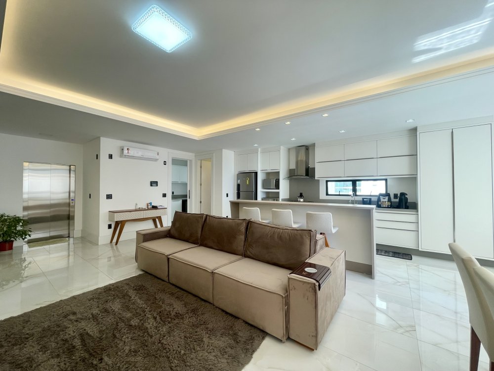 Apartamento Alto Padrão - Aluguel - Centro - Balneário Camboriú - SC